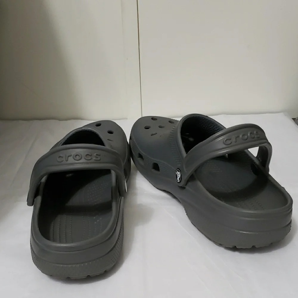 CROCS‎ Gray Clog Unisex Footwear M 10 W12